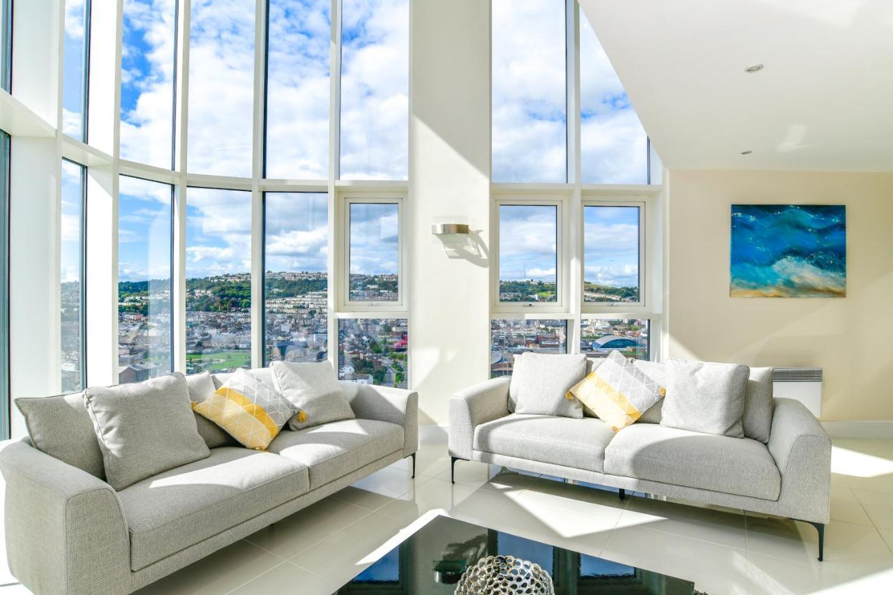 Just Stay Wales - Meridian Quay Penthouses Свонсі Екстер'єр фото