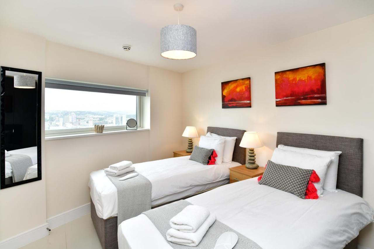 Just Stay Wales - Meridian Quay Penthouses Свонсі Екстер'єр фото