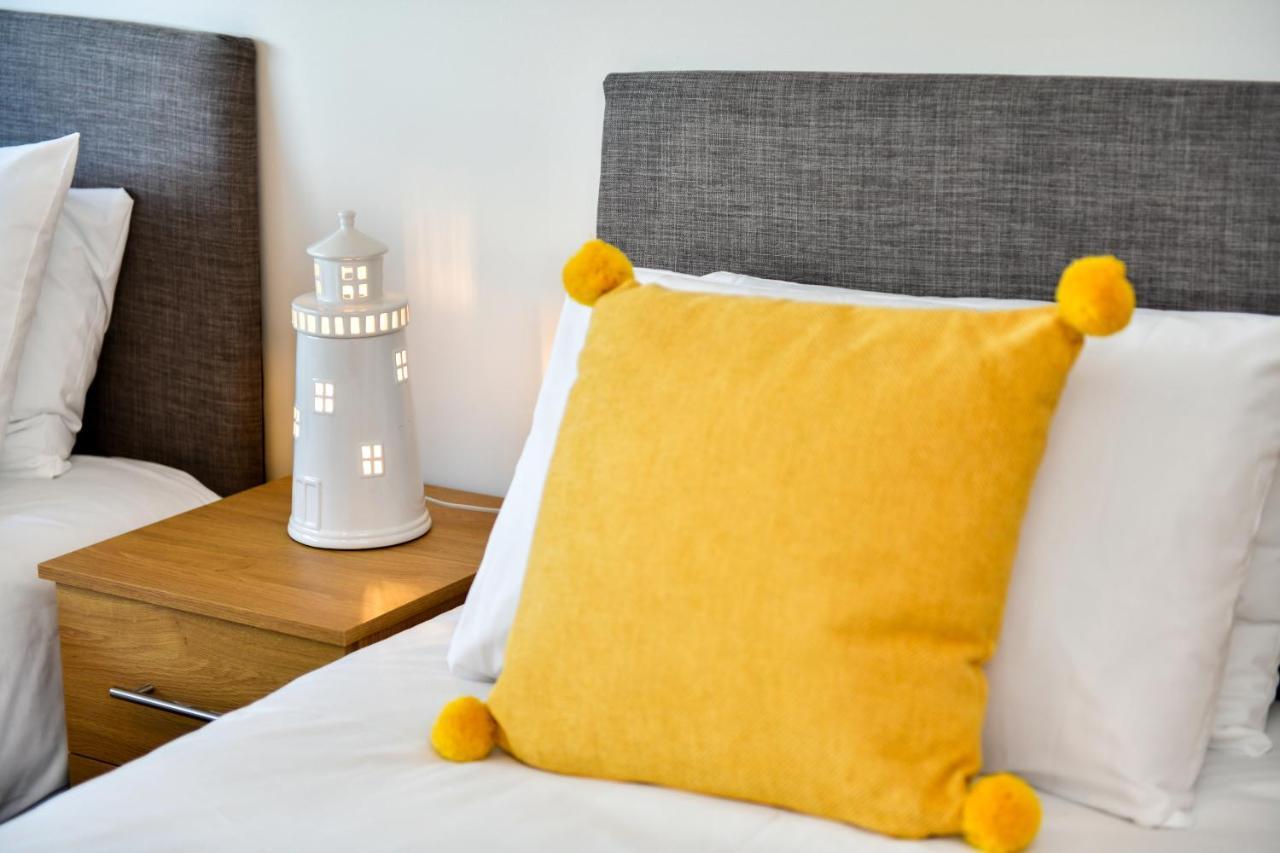 Just Stay Wales - Meridian Quay Penthouses Свонсі Екстер'єр фото