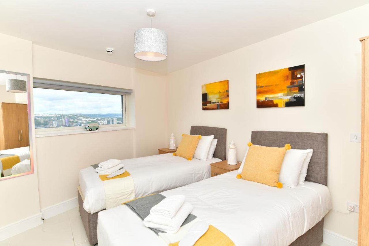 Just Stay Wales - Meridian Quay Penthouses Свонсі Екстер'єр фото