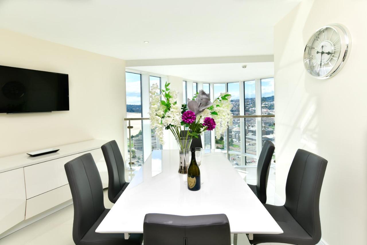 Just Stay Wales - Meridian Quay Penthouses Свонсі Екстер'єр фото