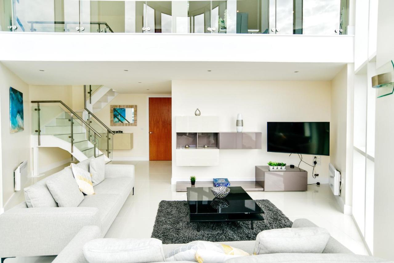 Just Stay Wales - Meridian Quay Penthouses Свонсі Екстер'єр фото