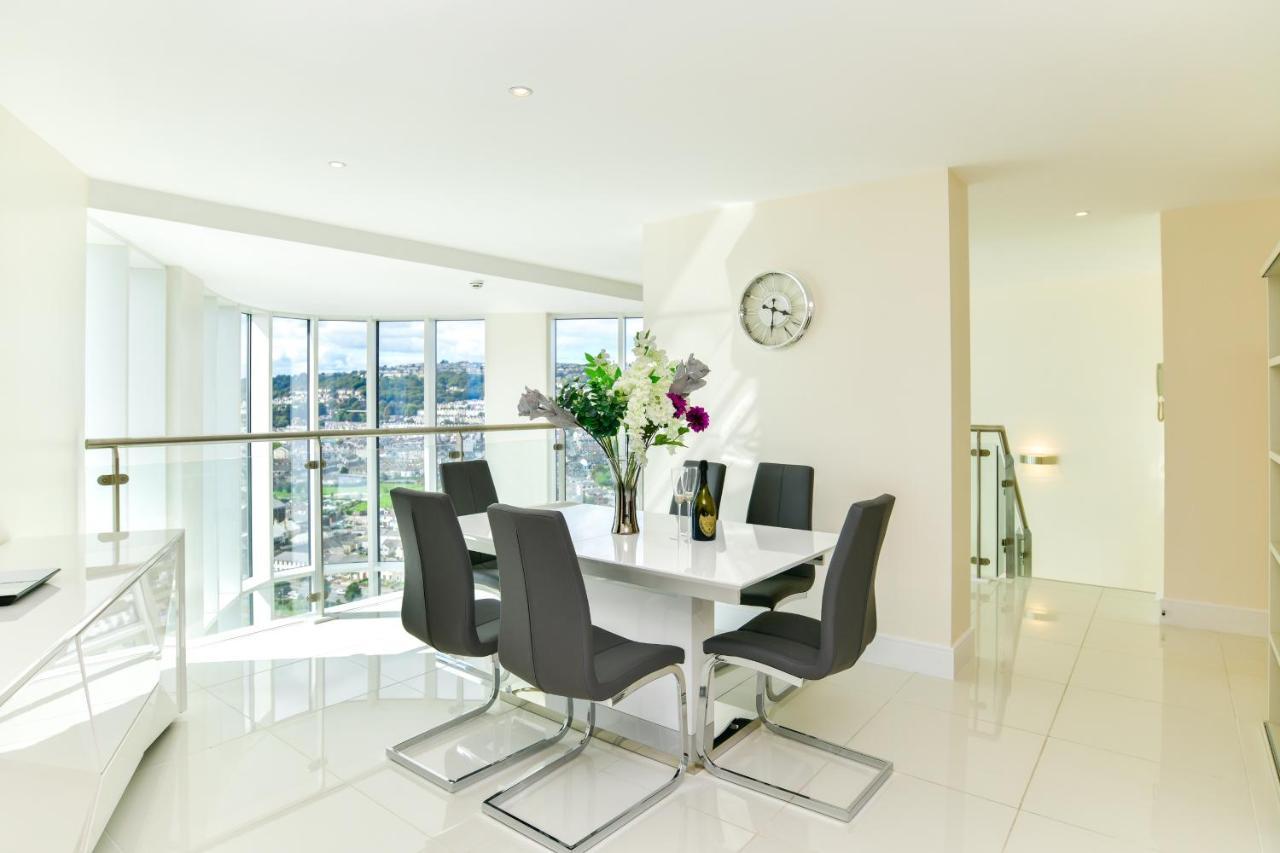Just Stay Wales - Meridian Quay Penthouses Свонсі Екстер'єр фото