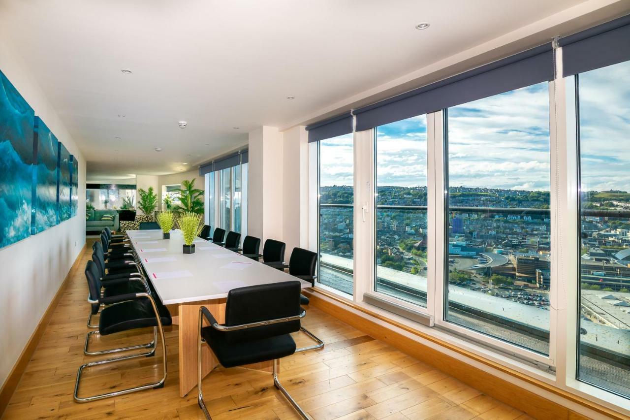 Just Stay Wales - Meridian Quay Penthouses Свонсі Екстер'єр фото