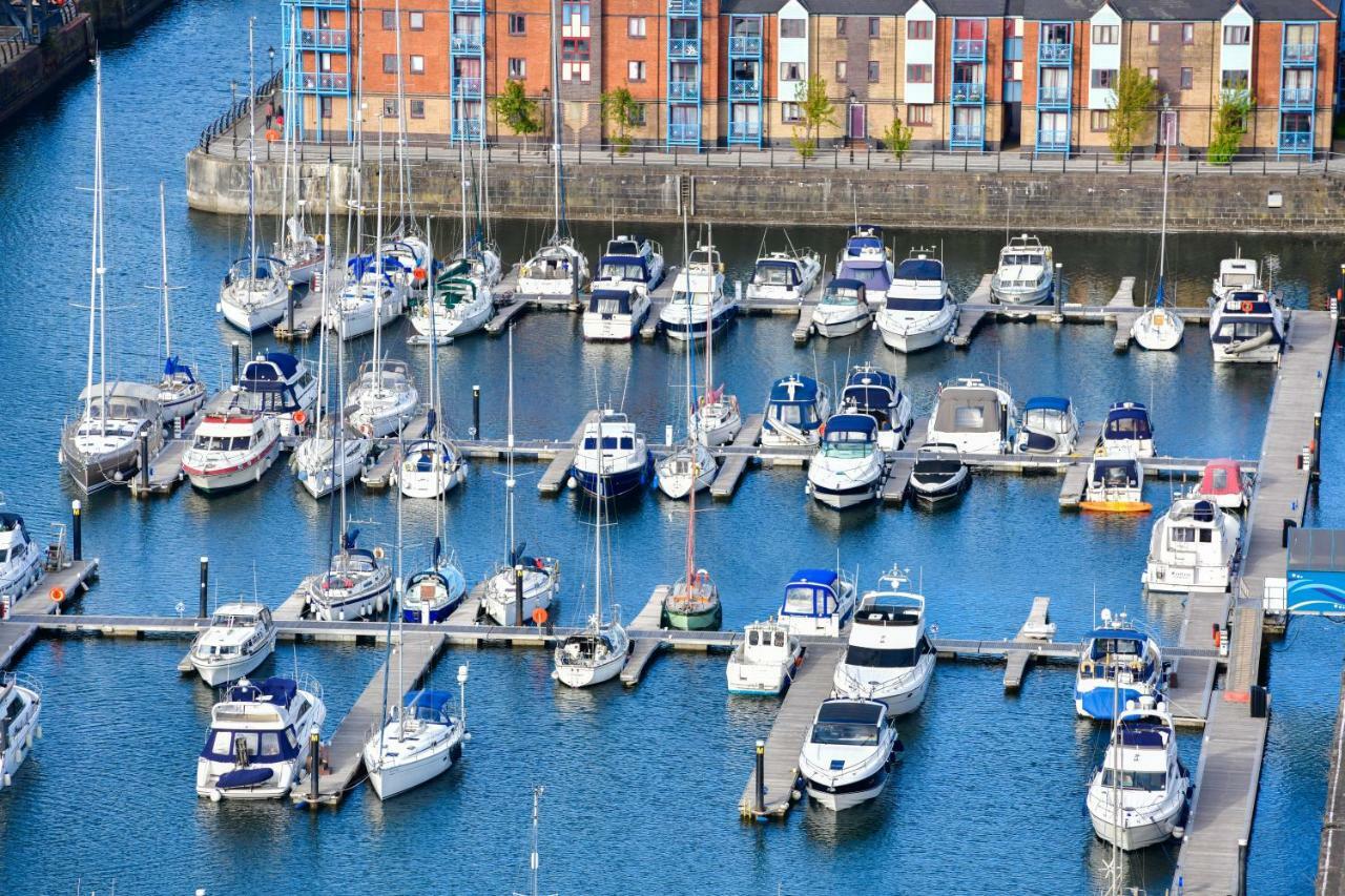 Just Stay Wales - Meridian Quay Penthouses Свонсі Екстер'єр фото