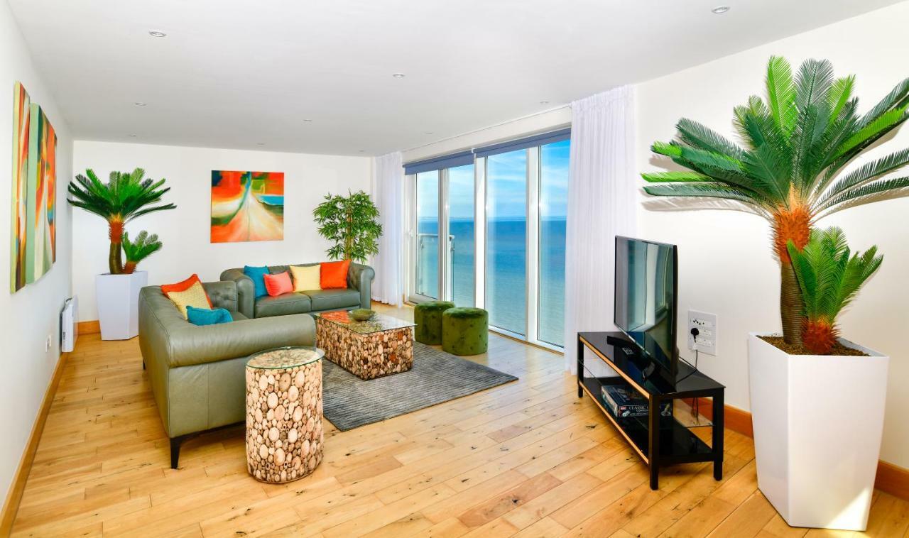 Just Stay Wales - Meridian Quay Penthouses Свонсі Екстер'єр фото